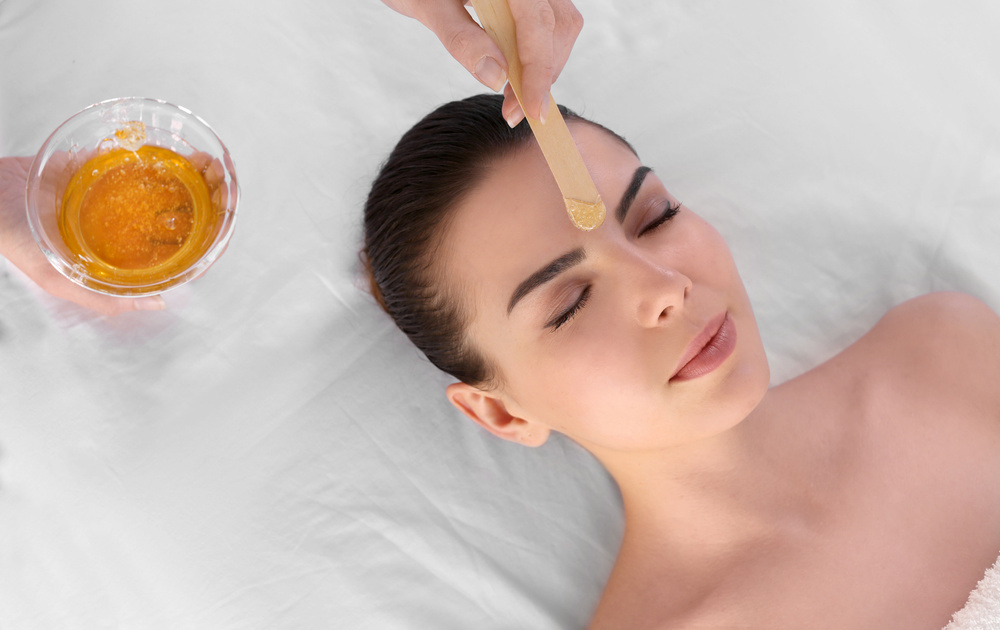 Forehead waxing