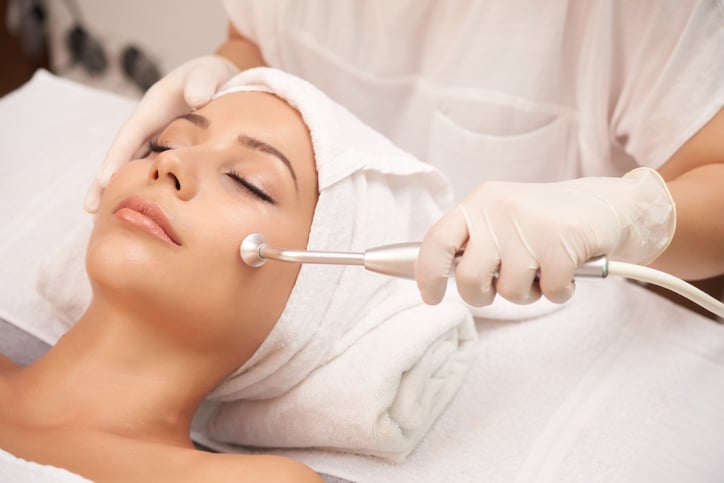 Oxygen Therapy Facial
