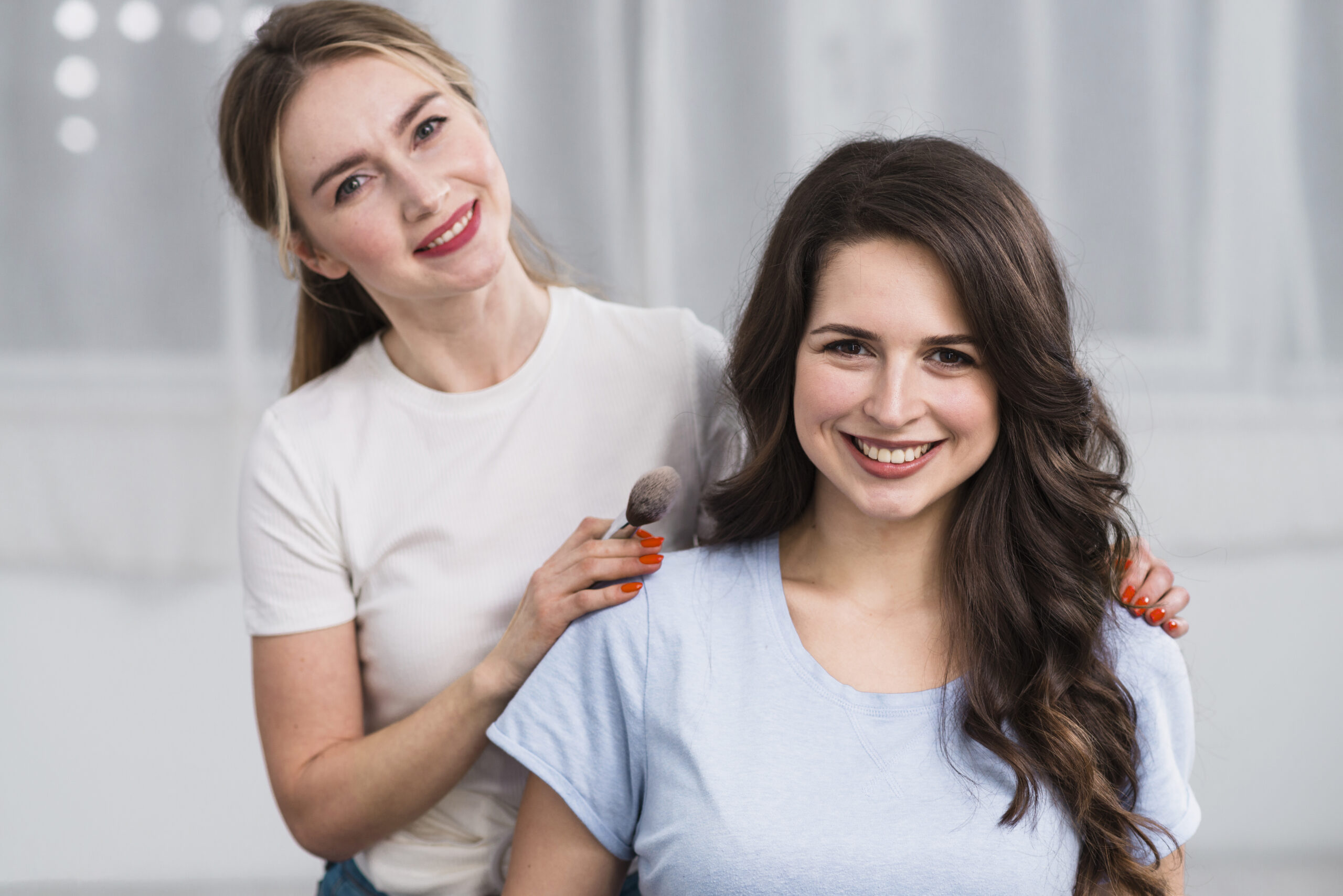 Best eyebrow threading salon Brooklyn: satisfied client with technician