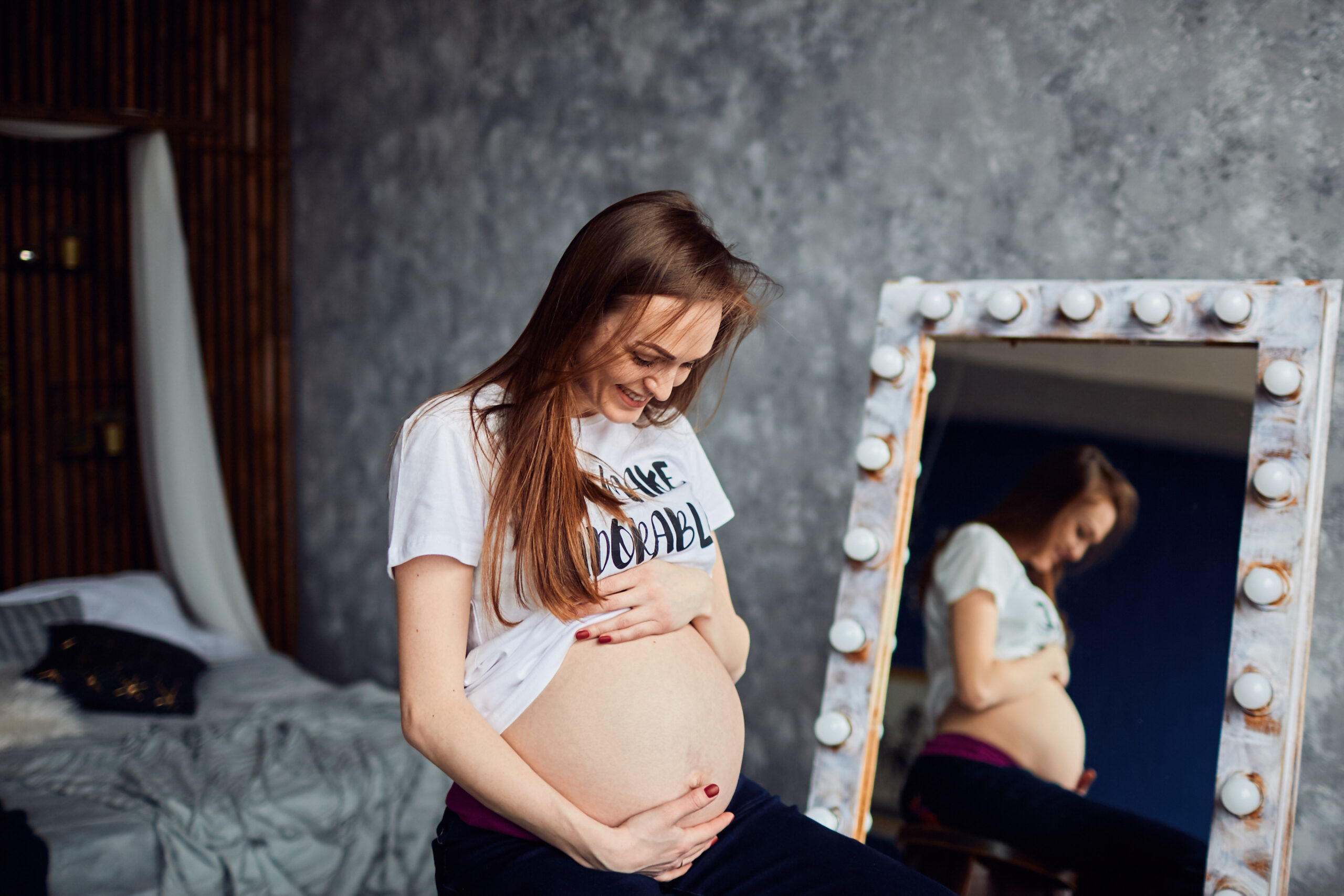 Eyebrow threading while pregnant: comfortable pregnancy-friendly brow appointment