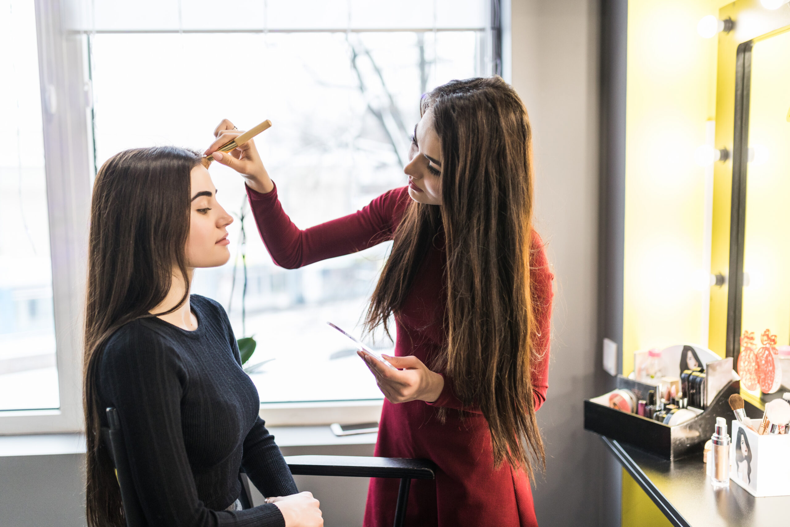 How far in advance eyebrow threading before event: precise brow shaping ahead of a special occasion