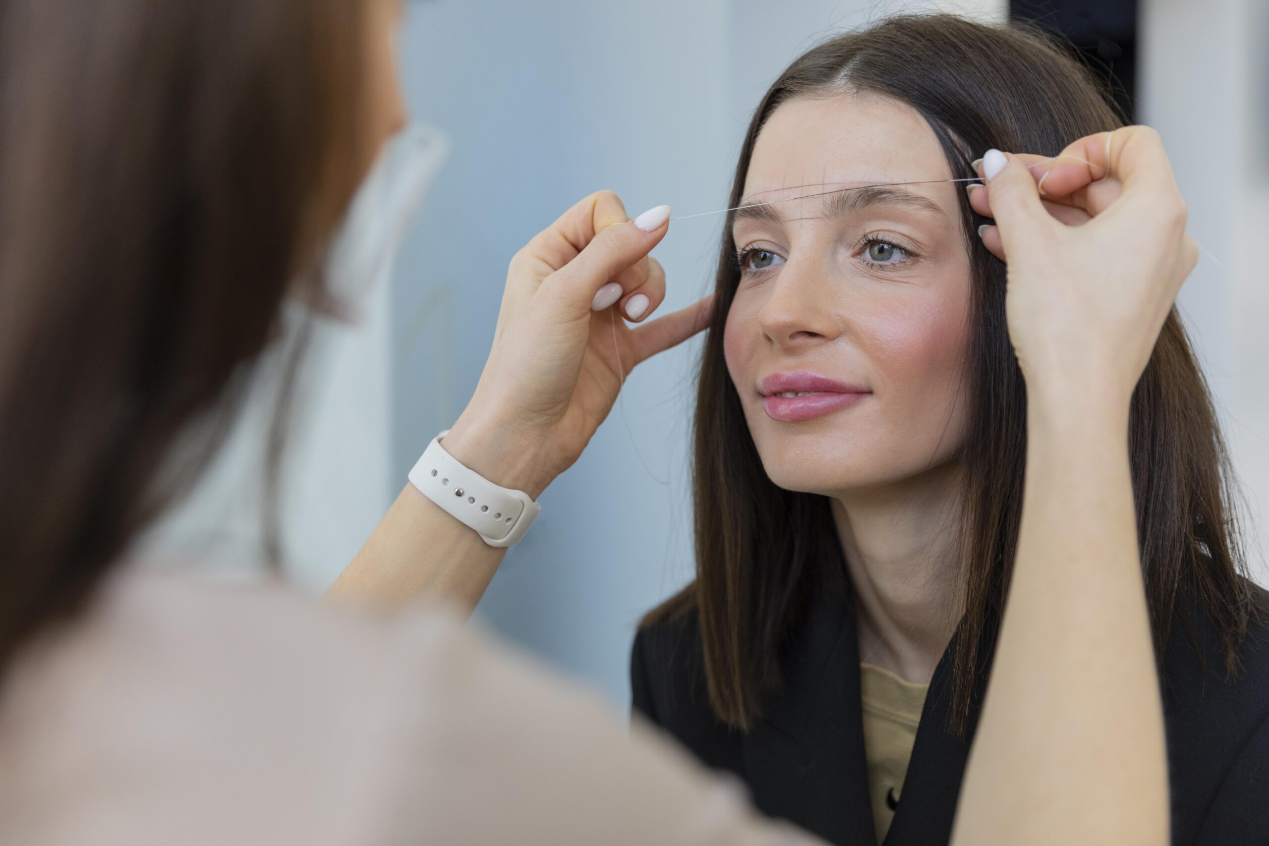 How precise is eyebrow threading: symmetrical brow shaping results